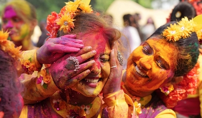 India celebrates Holi the festival of colours